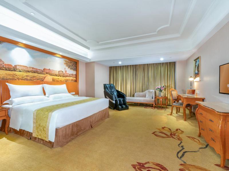 Vienna International Hotel Guigang Hecheng Road Экстерьер фото
