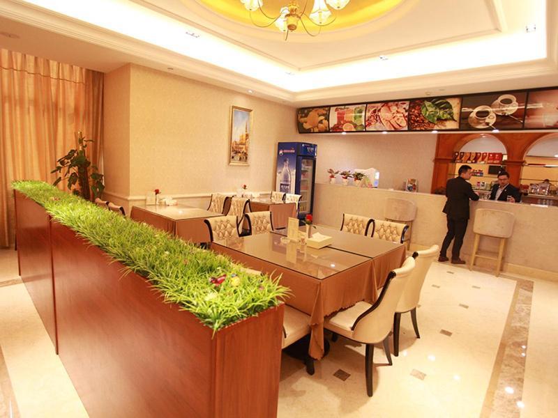 Vienna International Hotel Guigang Hecheng Road Экстерьер фото